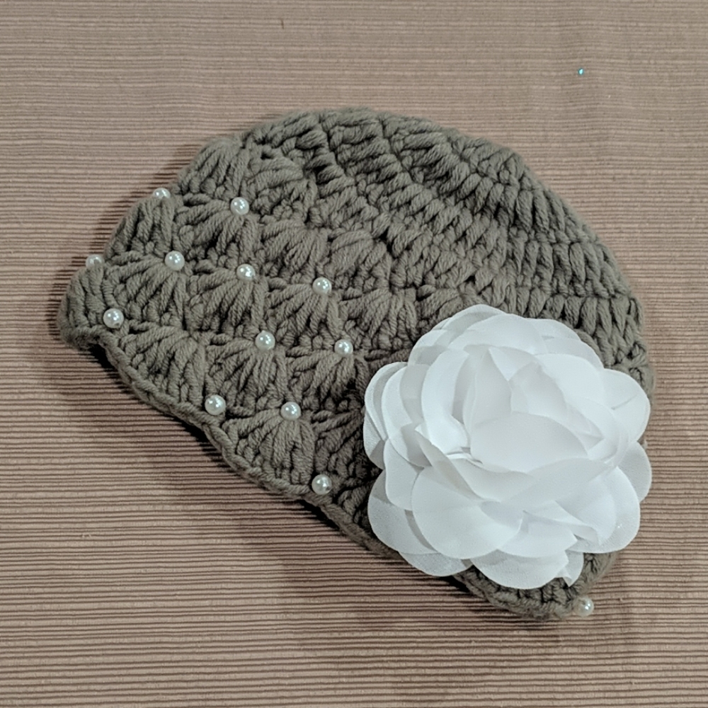 NWOT Crotcheted Infant Hat 0-3 Months
